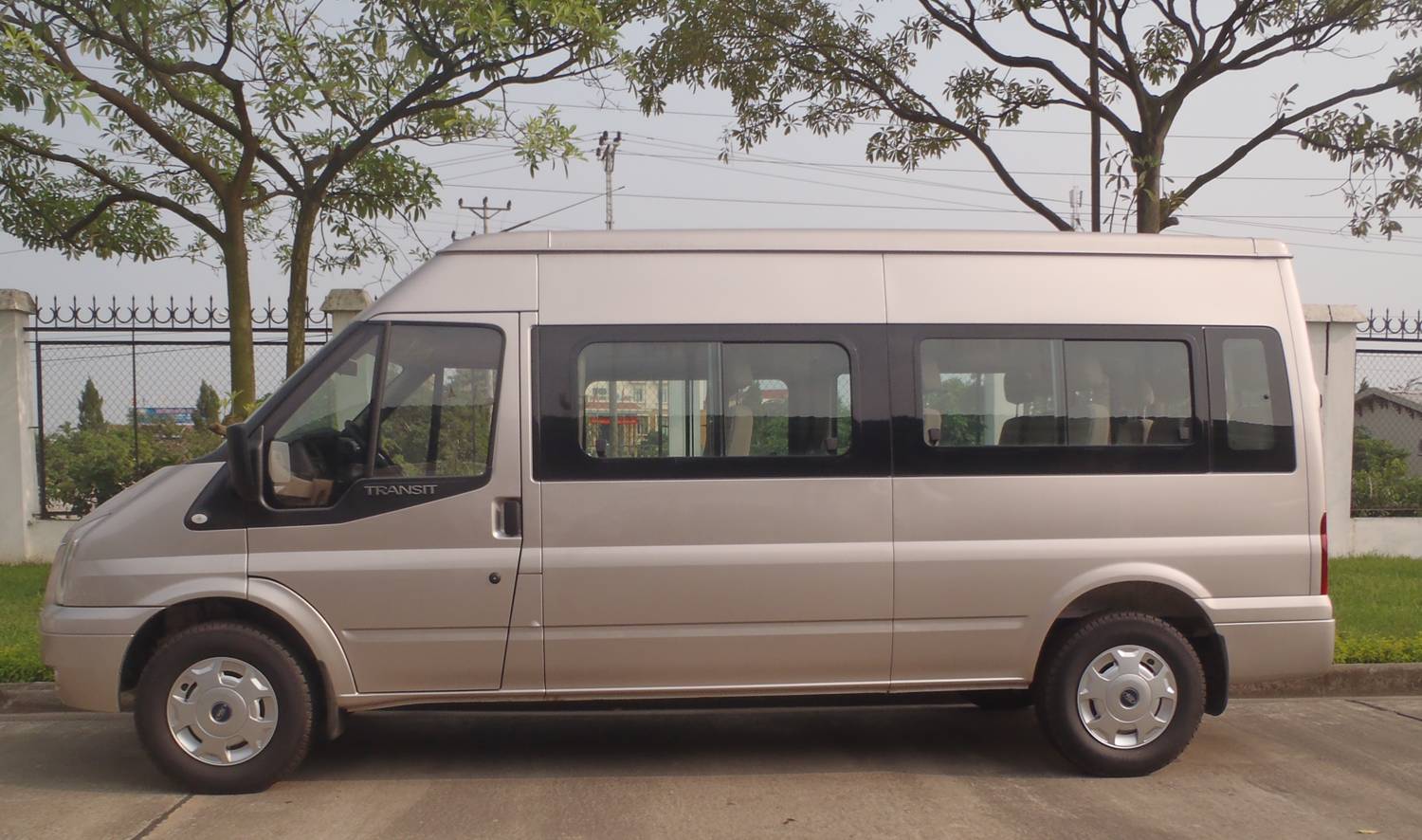 FORD TRANSIT - 18.000.000₫